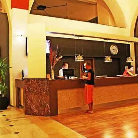 Hotell Club Maxima Kusadası